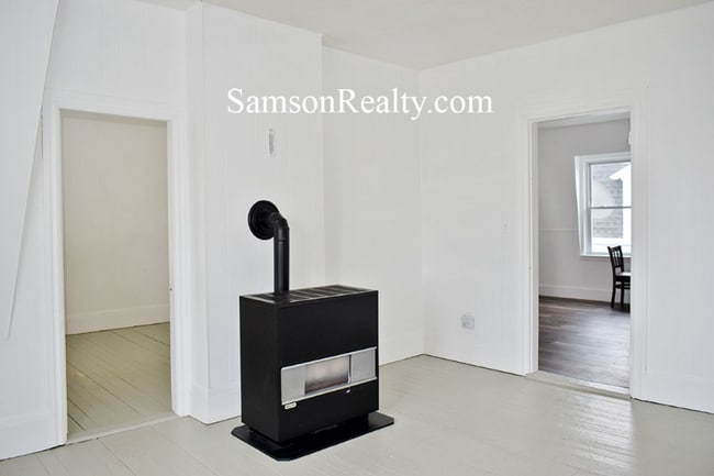 Photo - 427 Wickenden St Unit 3rd