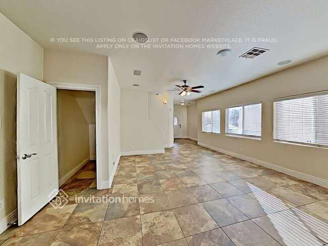 Photo - 1676 Little Crow Ave