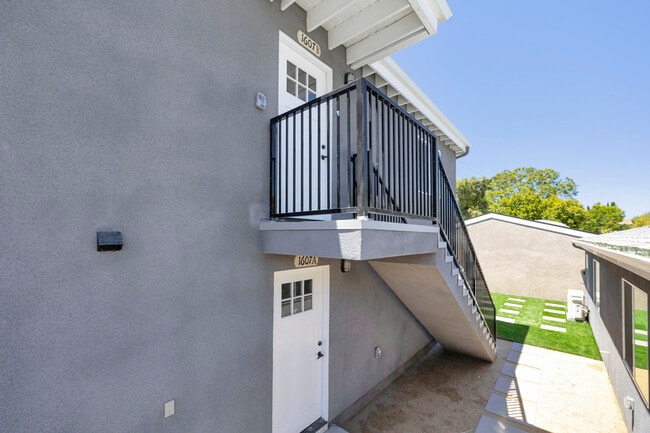 Photo - 1607 Vuelta Grande Ave Unidad B