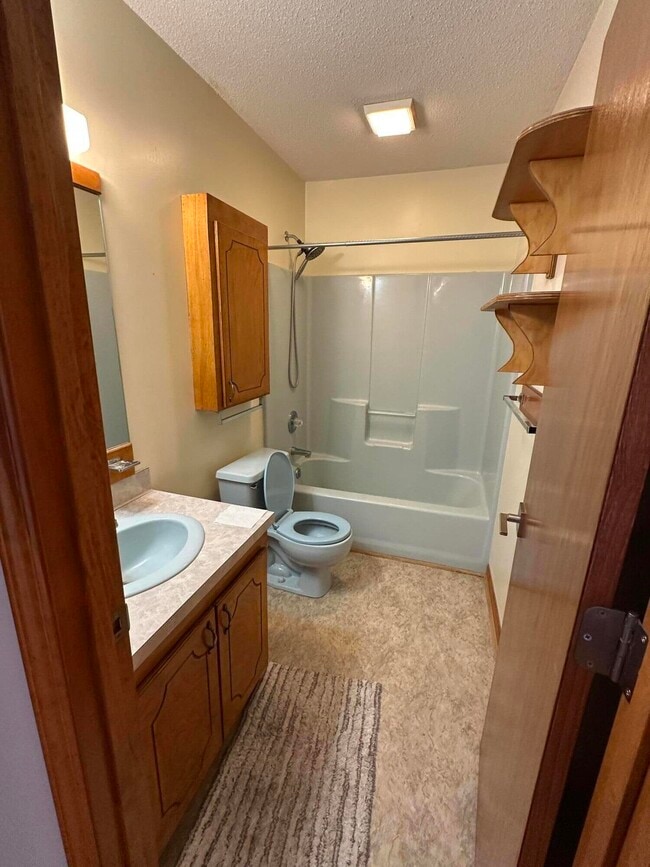 Photo - 312 Sorin Cir