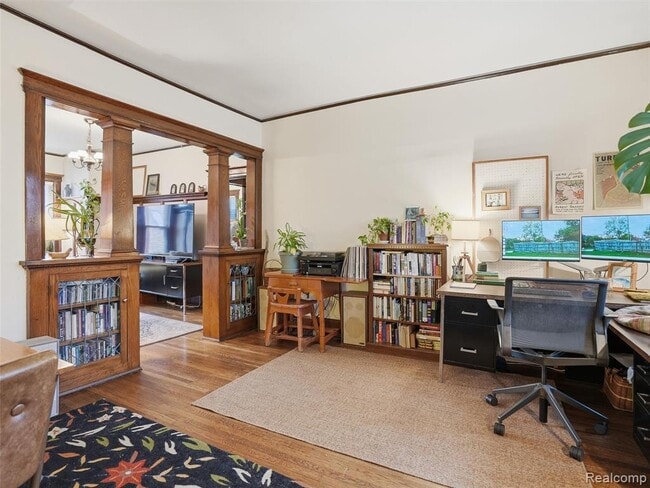 Photo - 2000 Dalzelle St Unit 2