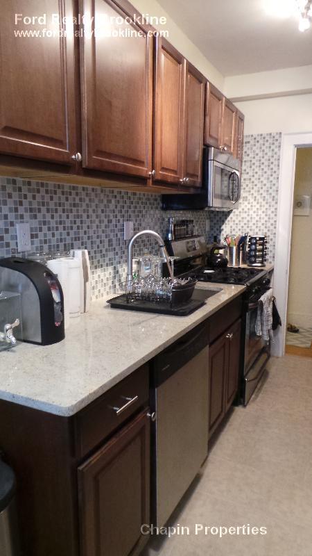 Building Photo - 90 Kilsyth Rd Unit 24