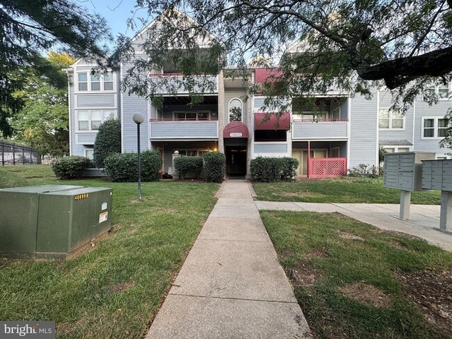 Building Photo - 13613 Sir Thomas Way Unit 12