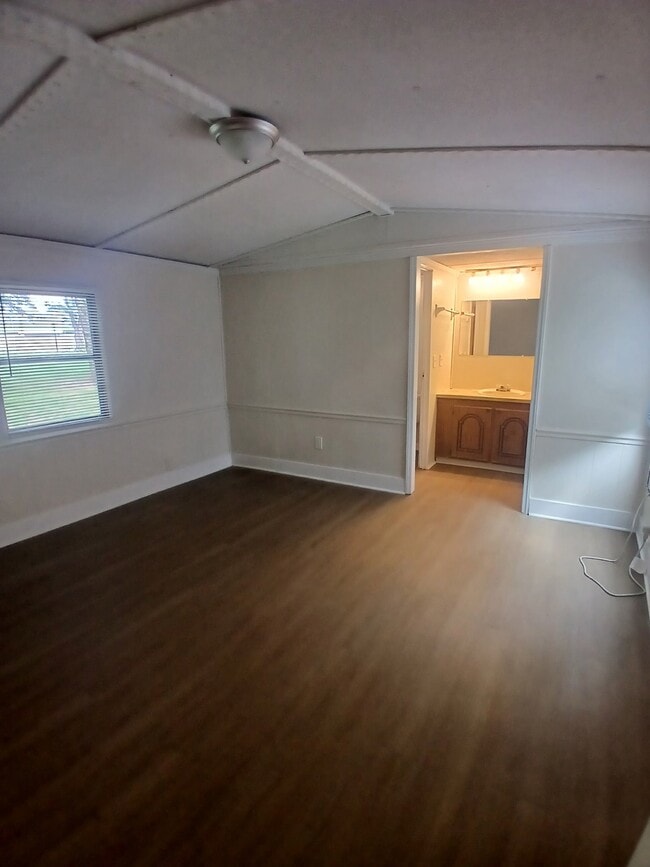 Building Photo - 121 Maple Hill Rd