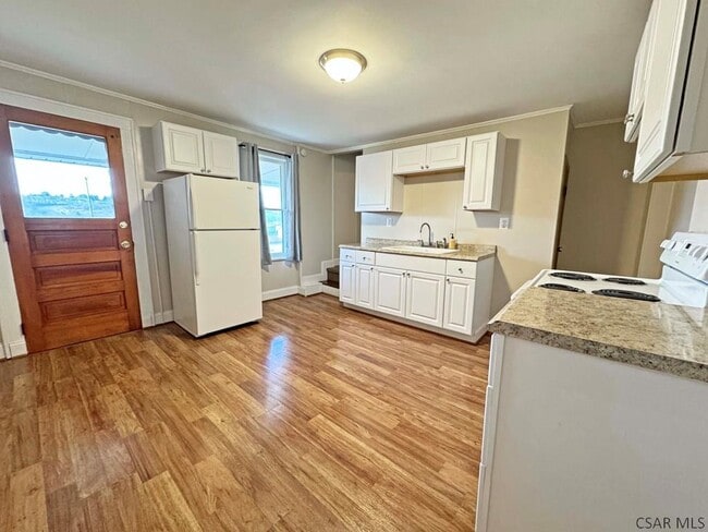 Photo - 610 Graham Ave