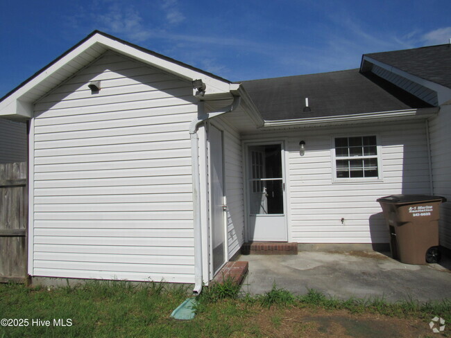 Building Photo - 108 Live Oak Ct Rental