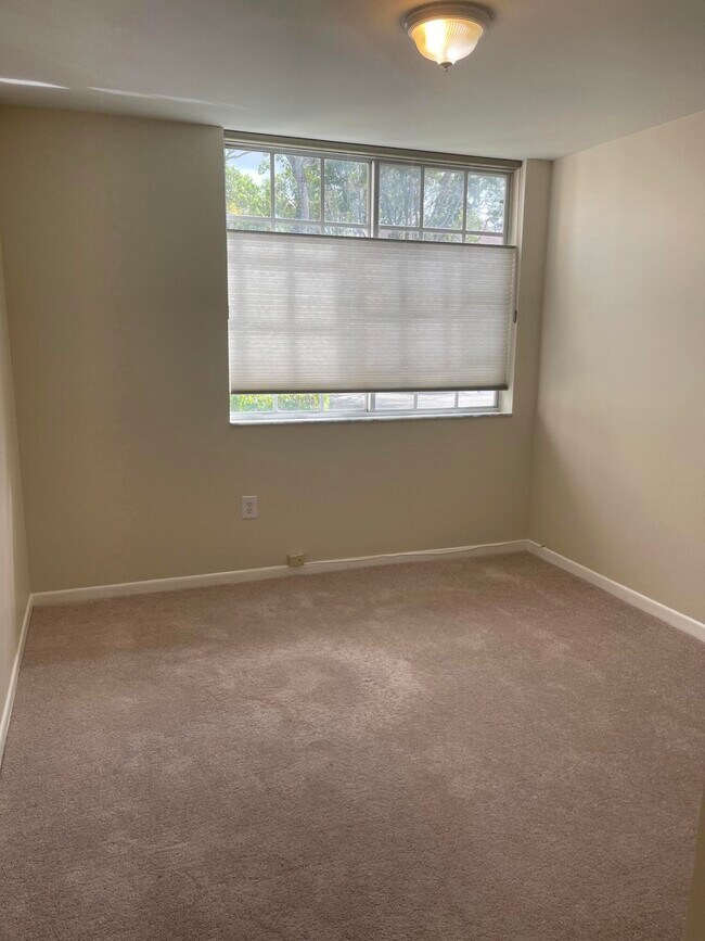 Photo - 1743 Village Blvd Unidad 107