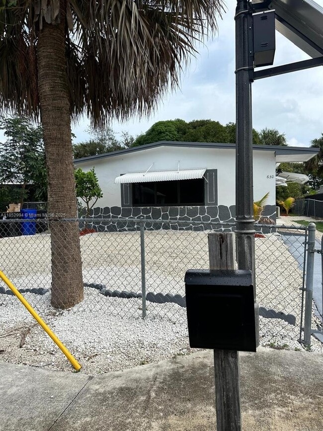 Building Photo - 630 NW 14th Way Rental