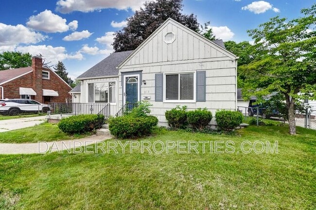 Photo - 915 Independence Rd