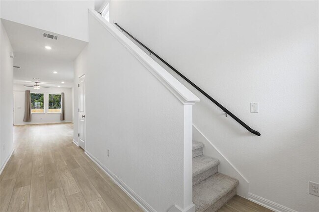 Photo - 701 Unakite Trl