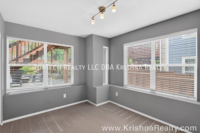Photo - 2114 NE Sheffield Ave