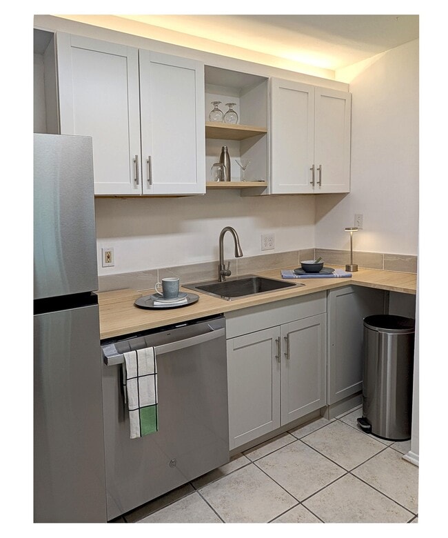 2020 Continental Avenue Unidad H205