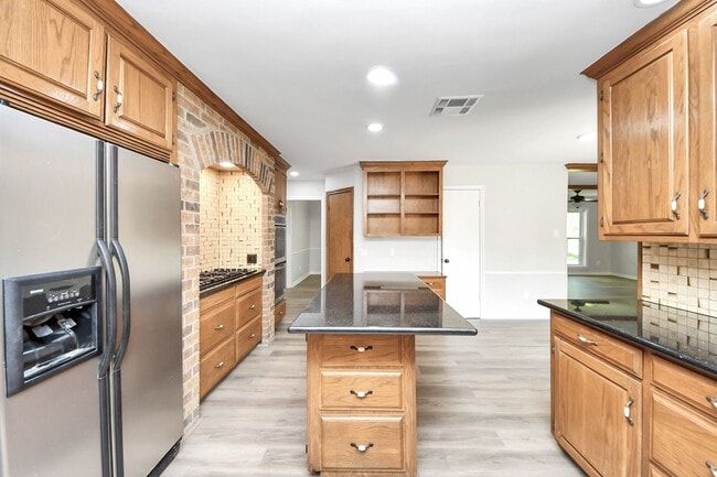 Photo - 3923 Cypress Lake Dr