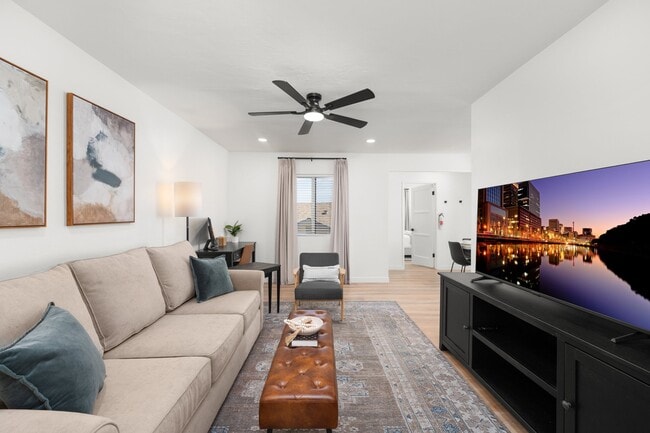 4458-62 40th St Unit 4458 1-2