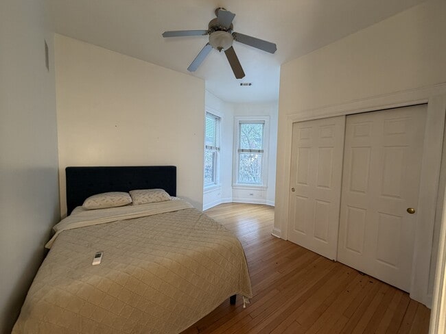 Photo - 1049 W Altgeld St Unit 3A