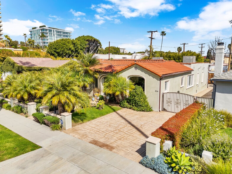 326 N Doheny Dr