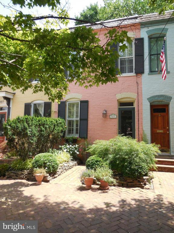 Photo - 325 N Royal St