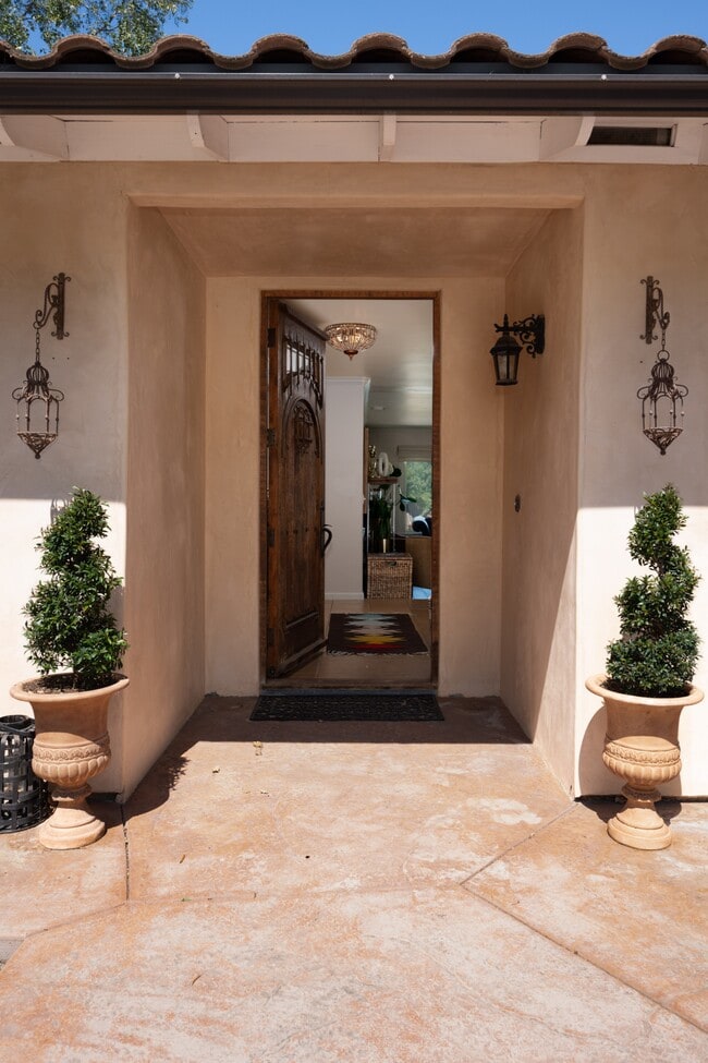 Photo - 1221 N Refugio Rd