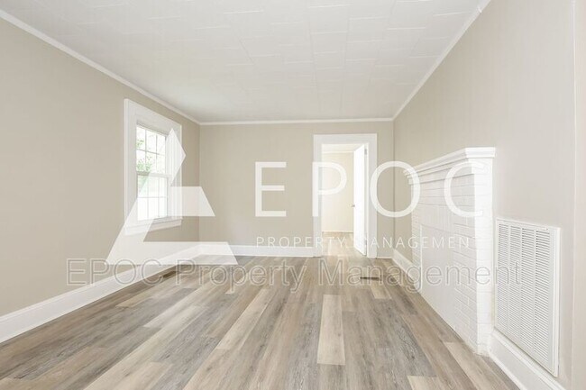 Photo - 710 Cedar Ln Dr