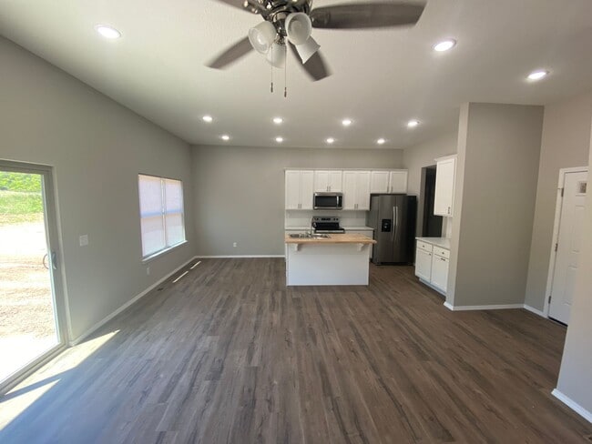 Photo - Great spacious home in Willard