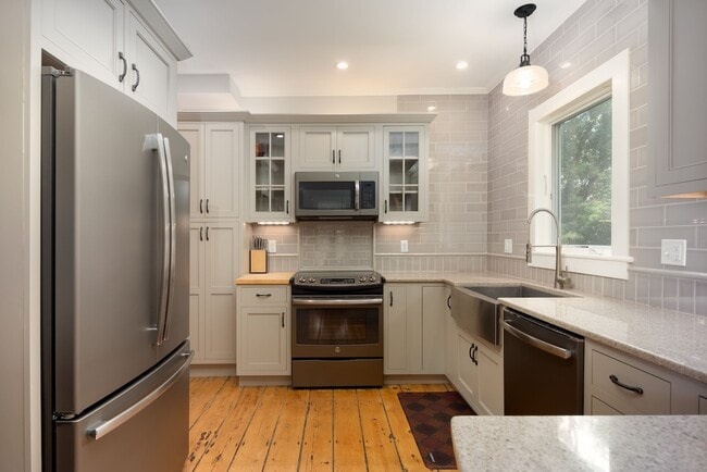 Photo - 14 Library St Unit A