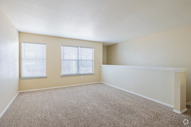 2BD, 2BA - 1076SF - Upgraded Flat - Living Room