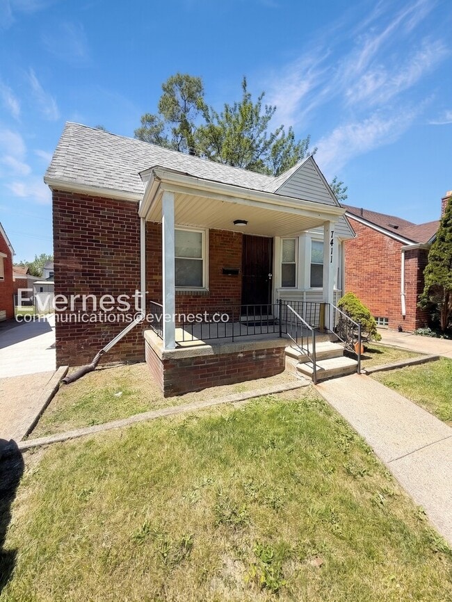 Photo - Special Offer / Spacious Home with Garage and Lawn Maintenance / Pet-Friendly / 3 Beds 1 Bath / A...