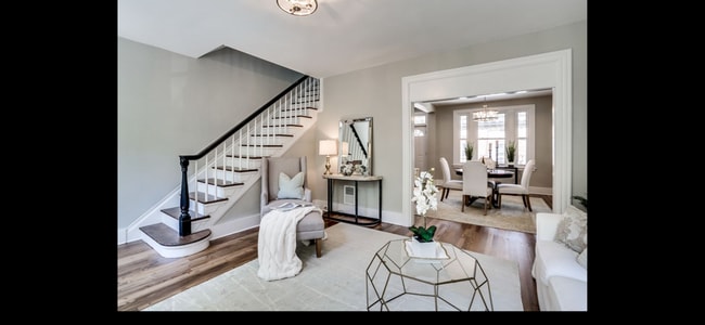 Photo - 220 Adams St NE