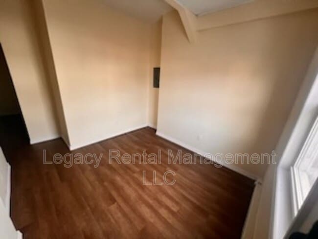 Photo - 116 E Broad St