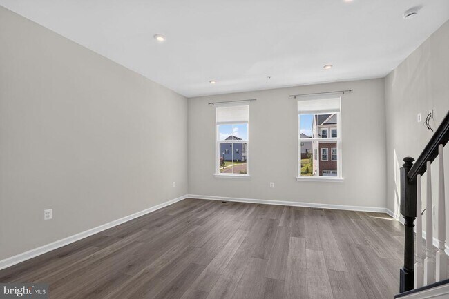 168 Woodgate Cir