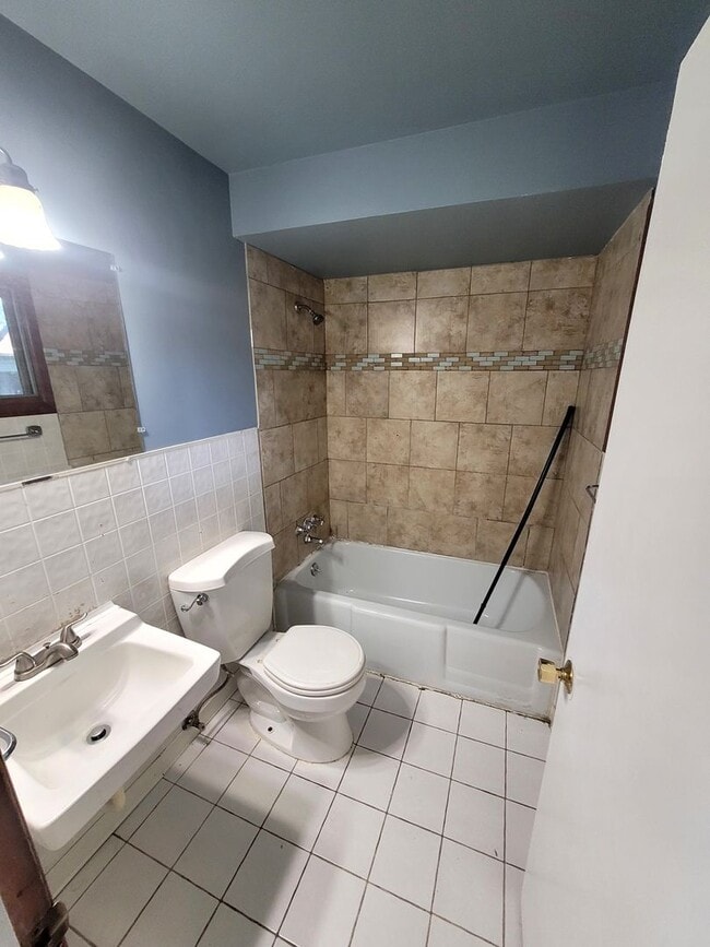Photo - 4 Bedroom home in Roseville