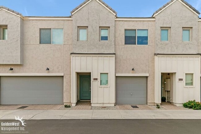 Building Photo - Modern 2Bdm 2.5Ba Home in Central Phoenix-MI Special!