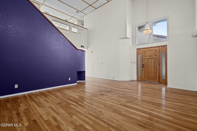 Photo - 624 Skydale Dr