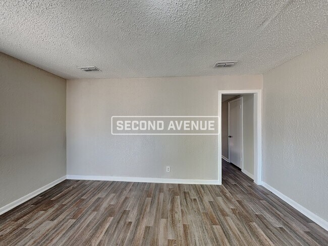 Photo - 2727 W 45th St