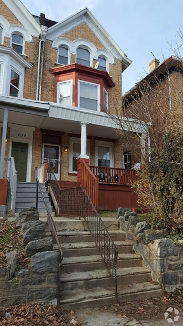 Building Photo - 437 W Bringhurst St Unit 1st Floor Rental