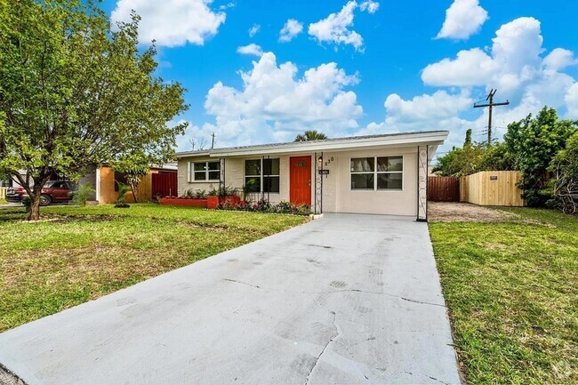 Building Photo - 530 NE 46th St Rental