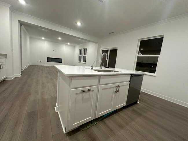 Photo - 15458 Alperton Rd