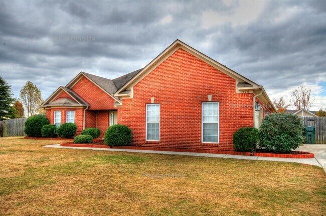 Photo - 176 Timber Oak Rd