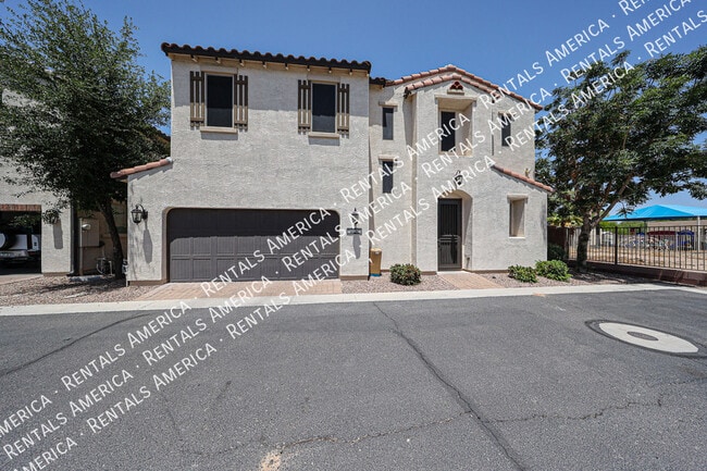 Photo - 1930 S Sycamore Pl