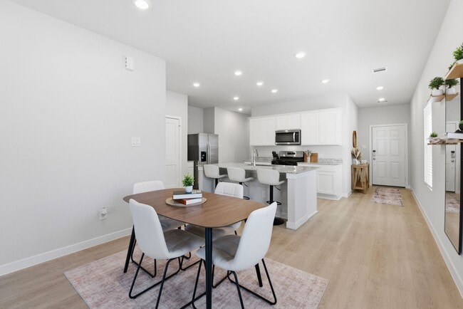 Photo - 16215 Globetrotter Ct