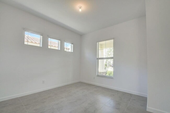 Photo - 1048 Sterling Pine Pl