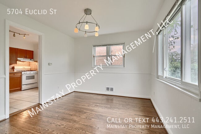 Photo - 5704 Euclid St