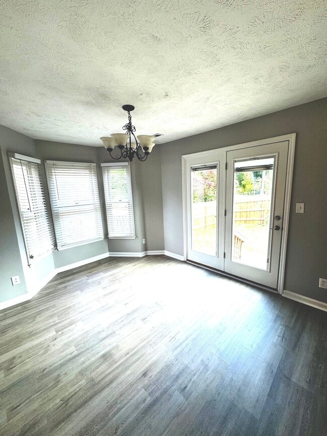 Photo - 5551 Robmont Dr