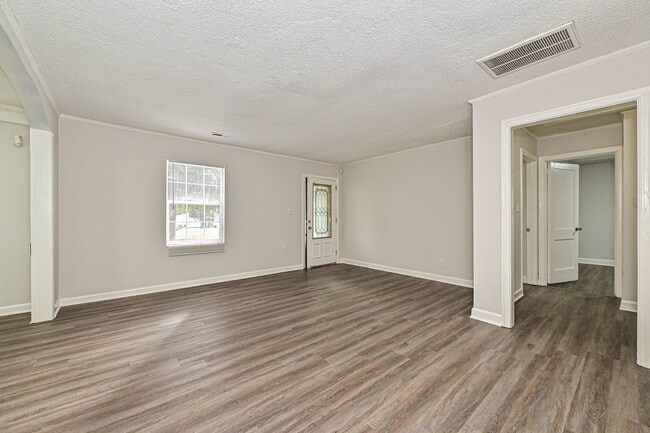 Photo - 301 Seldon Dr