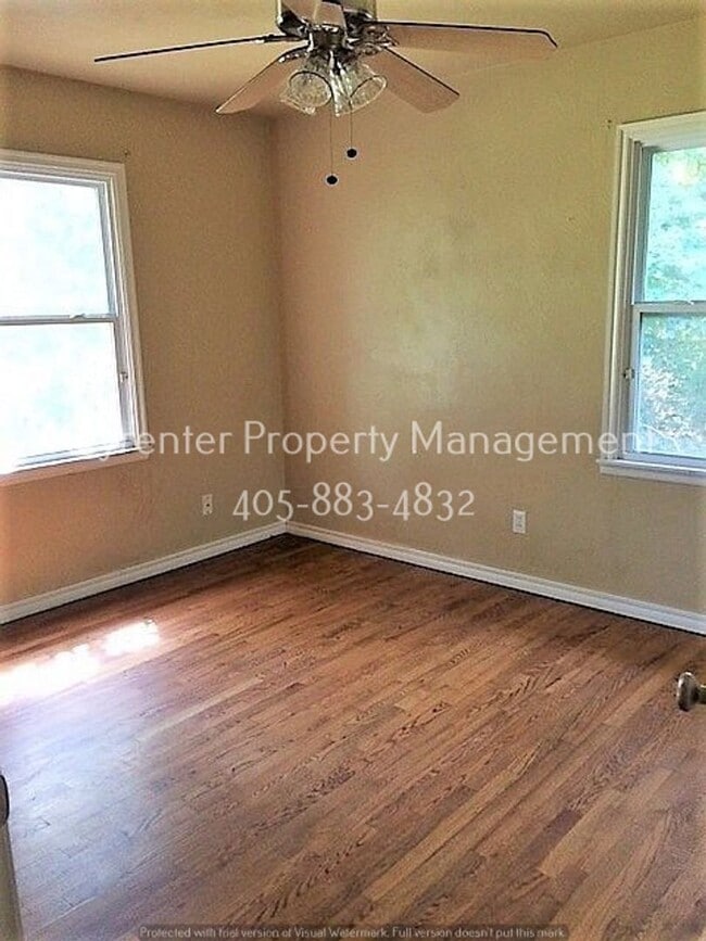 Photo - Renovated 3 Bedroom close to OU Campus!! LAWNCARE INCLUDED!!