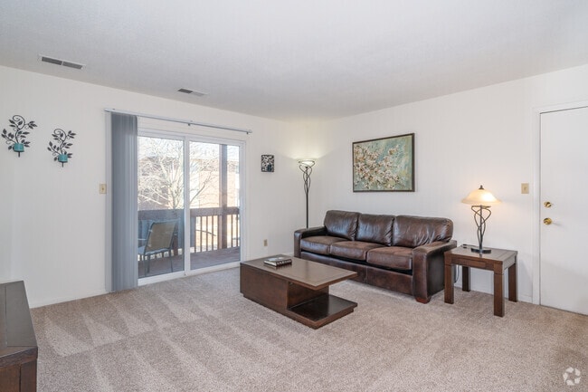 Standard 2BR, 1.5BA - 850SF - Living Room