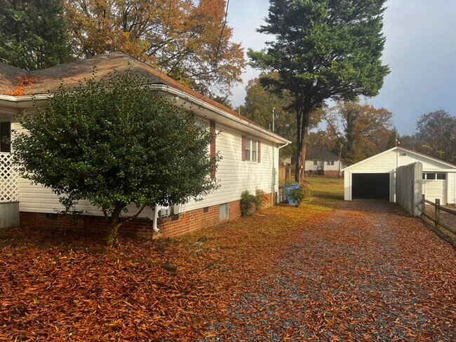 Photo - 406 Edgemont St