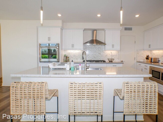 Photo - 2 br, 2.5 bath House - 3128 Canon St #303