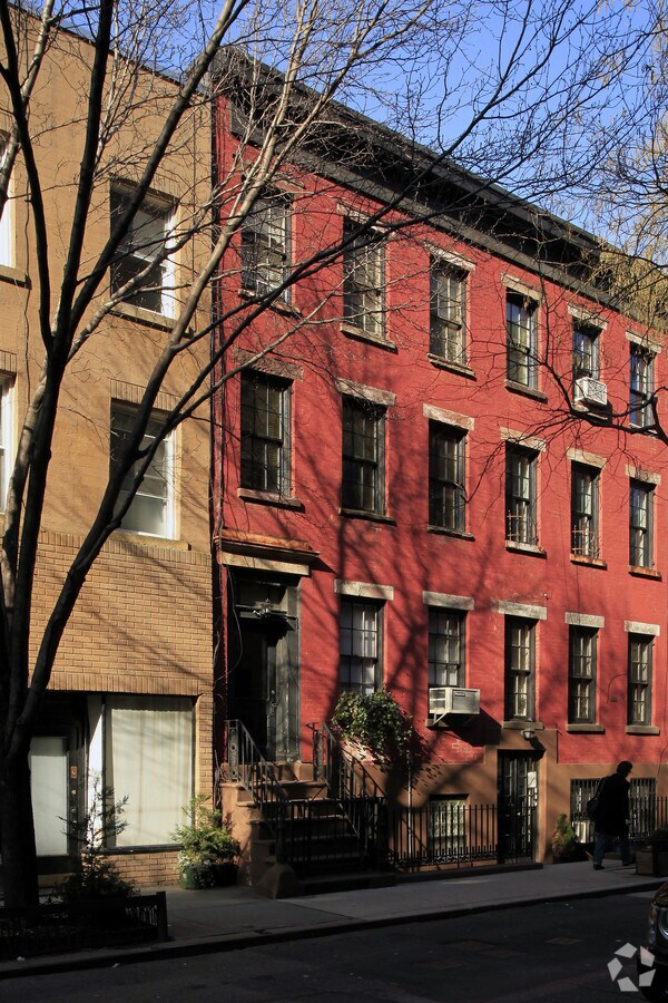 Photo - 176 Waverly Pl Apartments