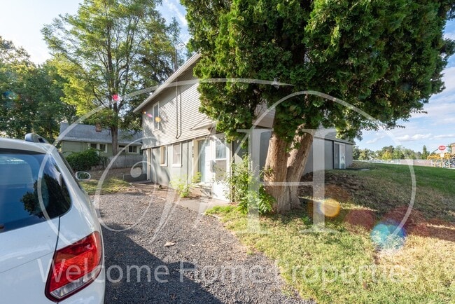 Photo - 210 SE Birch Ave Unit 210 SE Birch